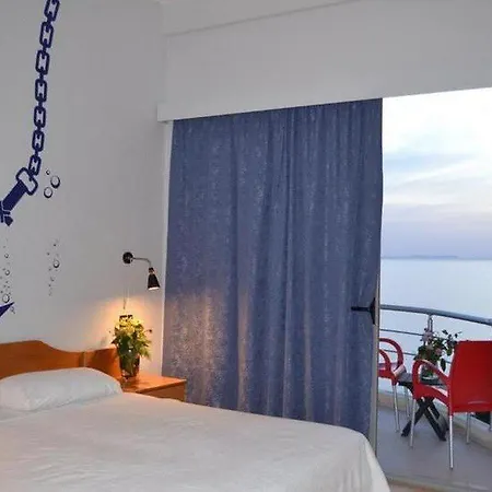 Seaside 4*